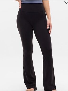 ATHLETA SALUTATION STASH FLARE PANT
W size XS